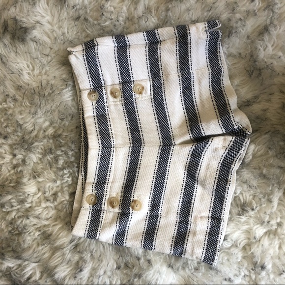 LOFT navy blue/white woven shorts - Picture 2 of 5